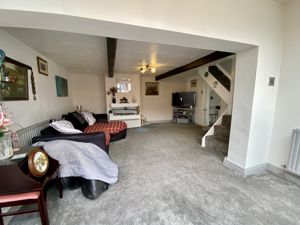 Lounge/Diner- click for photo gallery